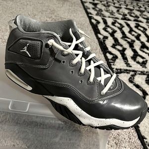 Air Jordan B’Loyal Low (Grey/White)
